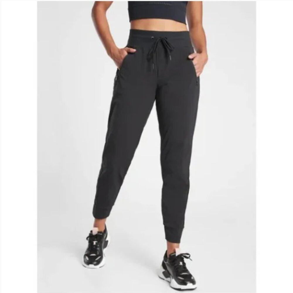 NWOT Athleta Trekkie North Jogger Pants Black 24